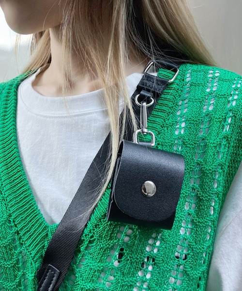 Figments(フィグメンツ)の「ダブルチェーンツキミニショルダー(ショルダーバッグ・レディース・ブラック・FREE)」の2枚目の写真