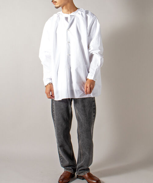 GLOSTER（グロスター）の「【GLOSTER/グロスター】オーガニックコットン スモックシャツ（シャツ/ブラウス・メンズ・ホワイト/ブラック/サックスブルー・MEDIUM/LARGE）」の2枚目の写真