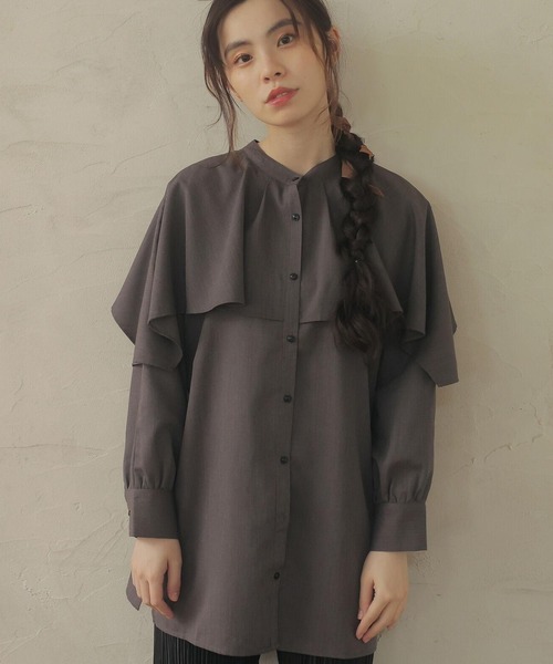 ELENCARE DUE（エレンカーレデュエ）の「・ELENCARE DUE ケープレイヤードチュニック＊（シャツ/ブラウス・レディース・チャコールグレー/ブラック/ライトベージュ・FREE）」の3枚目の写真