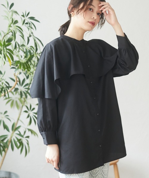 ELENCARE DUE（エレンカーレデュエ）の「・ELENCARE DUE ケープレイヤードチュニック＊（シャツ/ブラウス・レディース・チャコールグレー/ブラック/ライトベージュ・FREE）」の2枚目の写真