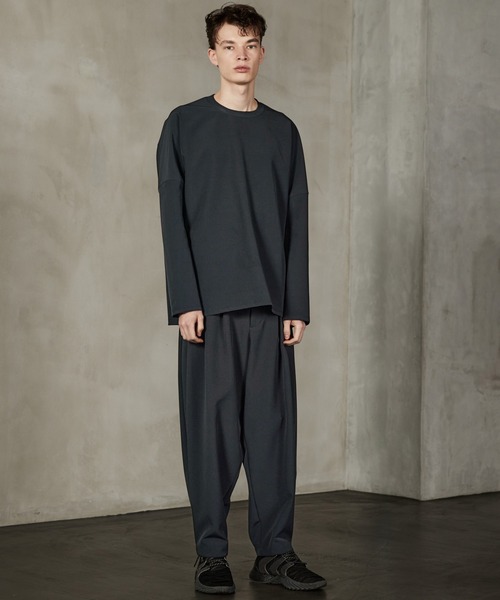 WYM × ATTACHMENT（ウィム×アタッチメント）の「【ATTACHMENT × WYM】IRREGULAR SLEEVE RELAX PO（Tシャツ/カットソー・メンズ・アッシュブラウン/チャコール・S/M/L）」の5枚目の写真