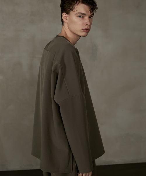 WYM × ATTACHMENT（ウィム×アタッチメント）の「【ATTACHMENT × WYM】IRREGULAR SLEEVE RELAX PO（Tシャツ/カットソー・メンズ・アッシュブラウン/チャコール・S/M/L）」の11枚目の写真