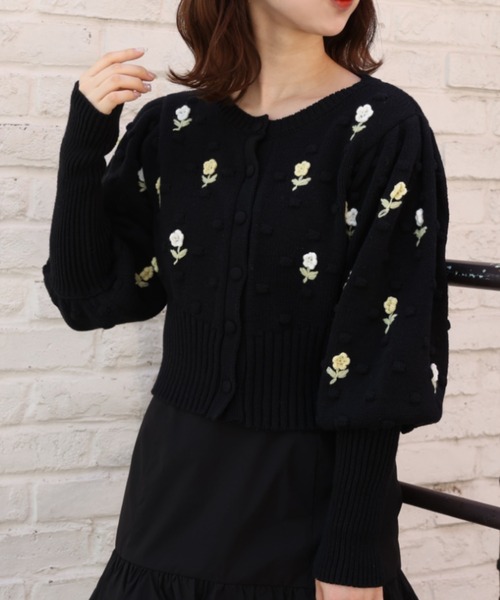 one after another NICE CLAUP（ワンアフターアナザーナイスクラップ）の「刺繍ニットカーディガン（カーディガン/ボレロ・レディース・ホワイト系その他/ブラック系その他/グレー系その他・FREE）」の2枚目の写真