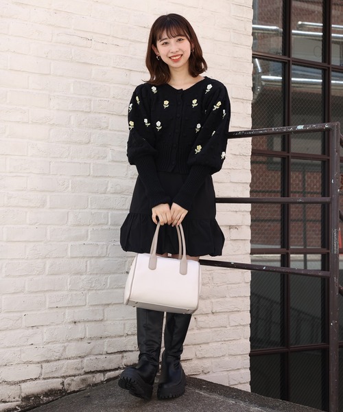 one after another NICE CLAUP（ワンアフターアナザーナイスクラップ）の「刺繍ニットカーディガン（カーディガン/ボレロ・レディース・ホワイト系その他/ブラック系その他/グレー系その他・FREE）」の10枚目の写真