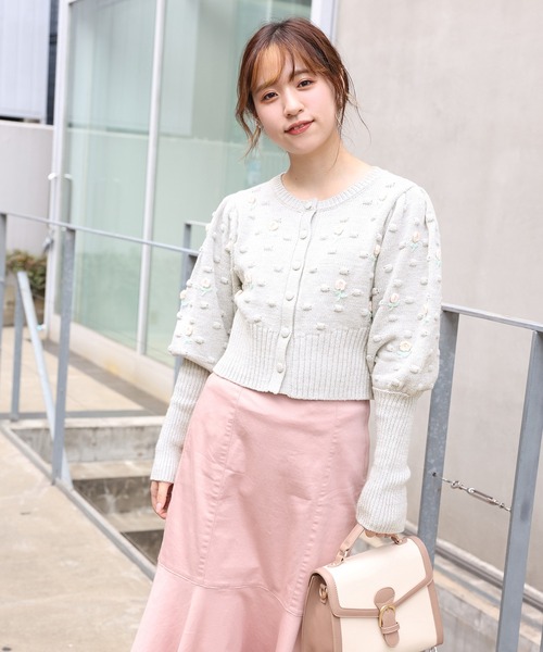 one after another NICE CLAUP（ワンアフターアナザーナイスクラップ）の「刺繍ニットカーディガン（カーディガン/ボレロ・レディース・ホワイト系その他/ブラック系その他/グレー系その他・FREE）」の4枚目の写真