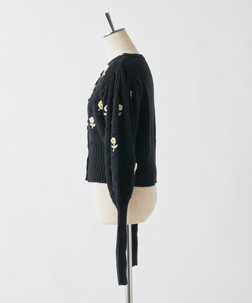 one after another NICE CLAUP（ワンアフターアナザーナイスクラップ）の「刺繍ニットカーディガン（カーディガン/ボレロ・レディース・ホワイト系その他/ブラック系その他/グレー系その他・FREE）」の7枚目の写真