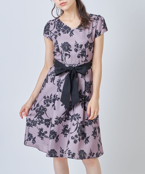 セール ウエストりぼん付きモノトーンフラワープリントワンピース ワンピース Tocco Closet トッコ クローゼット のファッション通販 Zozotown