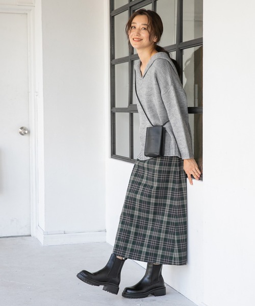 LEPSIM（レプシィム）の「【驚くほど、かるーーーい】スマホショルダー　236411（ショルダーバッグ・レディース・ブラック/ブラウン/シルバー/アイボリー/ピンク・ONE SIZE）」の6枚目の写真