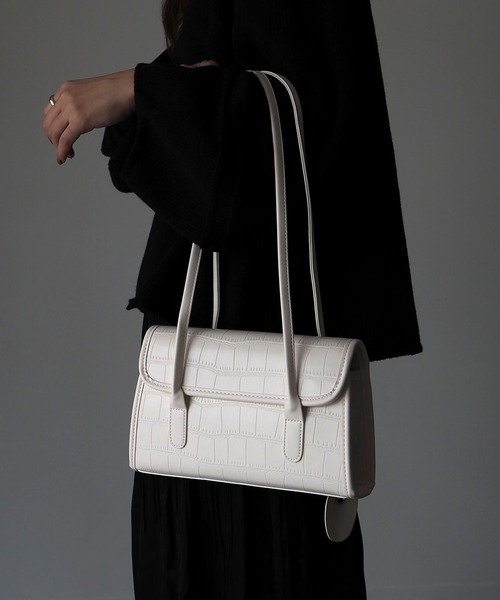 Riberry(リベリー)の「型押しスクエアショルダーバッグ(ハンドバッグ・レディース・ホワイト/ブラック/ブラウン/イエロー/グリーン・FREE)」の7枚目の写真