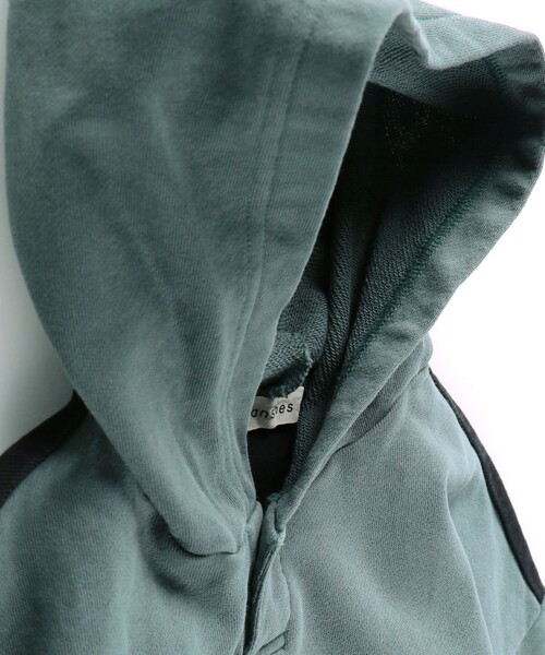 BRANSHES（ブランシェス）の「【バックロゴ】ビッグシルエットパーカー（パーカー・キッズ・チャコールグレー/グリーン・120/130/100/110/140/150/90）」の17枚目の写真