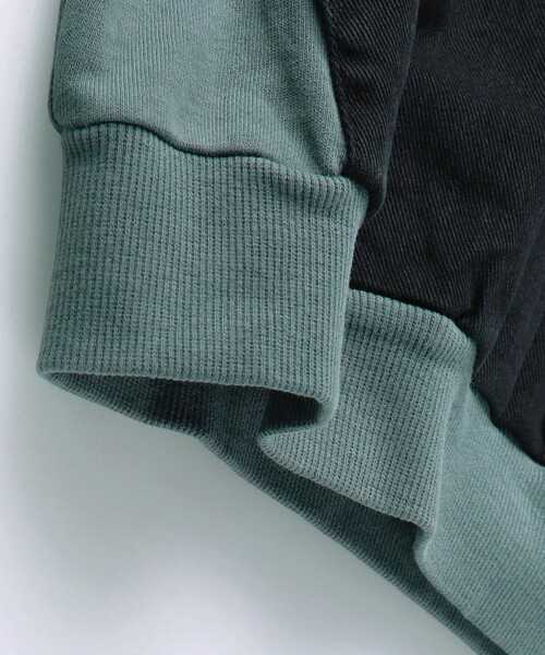 BRANSHES（ブランシェス）の「【バックロゴ】ビッグシルエットパーカー（パーカー・キッズ・チャコールグレー/グリーン・120/130/100/110/140/150/90）」の21枚目の写真