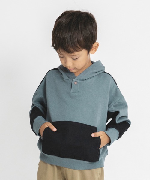BRANSHES（ブランシェス）の「【バックロゴ】ビッグシルエットパーカー（パーカー・キッズ・チャコールグレー/グリーン・120/130/100/110/140/150/90）」の4枚目の写真