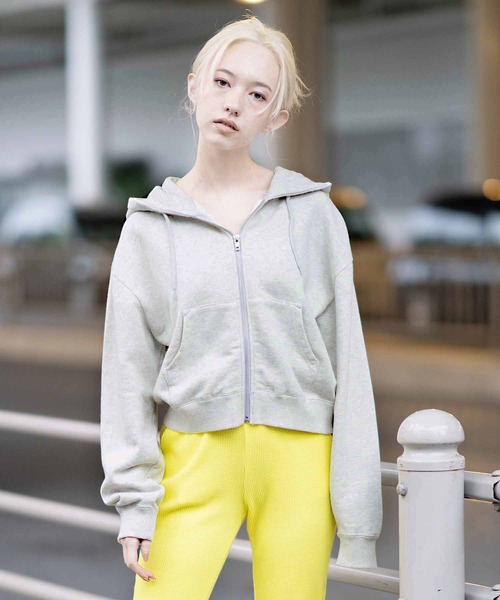 X-girl(エックスガール)の「COMPACT ZIP UP HOODIE(パーカー・レディース・アッシュ/ライトグリーン/ブラック・S/M)」の3枚目の写真