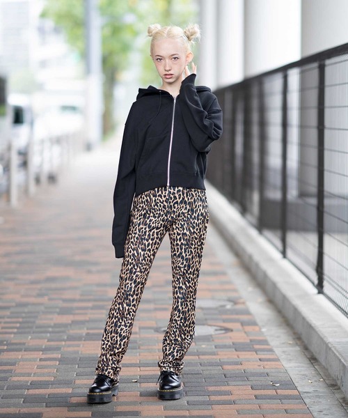 X-girl(エックスガール)の「COMPACT ZIP UP HOODIE(パーカー・レディース・アッシュ/ライトグリーン/ブラック・S/M)」の19枚目の写真