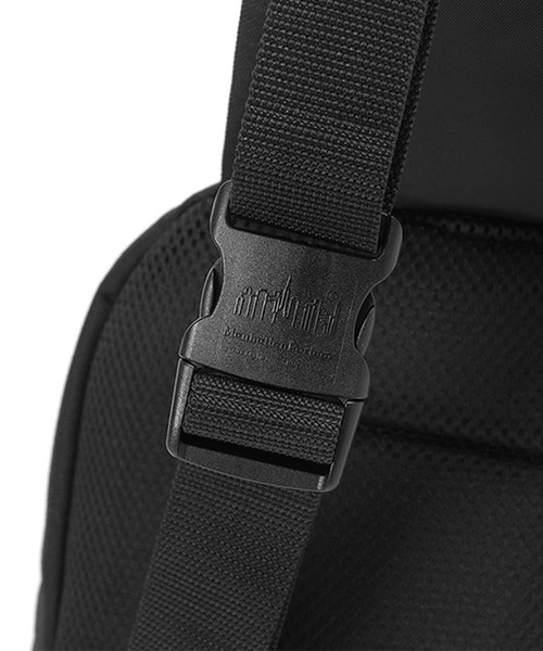 Manhattan Portage（マンハッタンポーテージ）の「Cobble Hill Sling Bag（ショルダーバッグ・メンズ・ブラック・SMALL）」の18枚目の写真