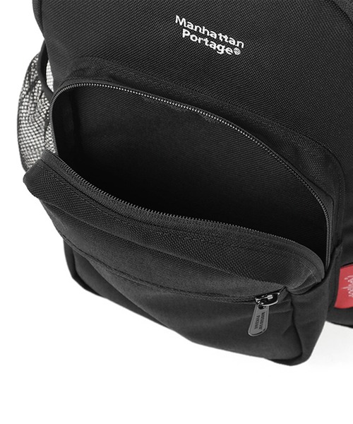 Manhattan Portage（マンハッタンポーテージ）の「Cobble Hill Sling Bag（ショルダーバッグ・メンズ・ブラック・SMALL）」の2枚目の写真