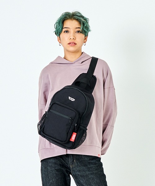 Manhattan Portage（マンハッタンポーテージ）の「Cobble Hill Sling Bag（ショルダーバッグ・メンズ・ブラック・SMALL）」の7枚目の写真
