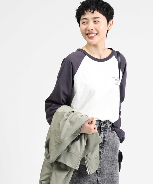 Right-on(ライトオン)の「【HONEYSUCKLE ROSE】ラグランプリントロンT(Tシャツ/カットソー・レディース・グレー×ホワイト/グリーン/ベージュ/ダークグレー・M/L)」の16枚目の写真