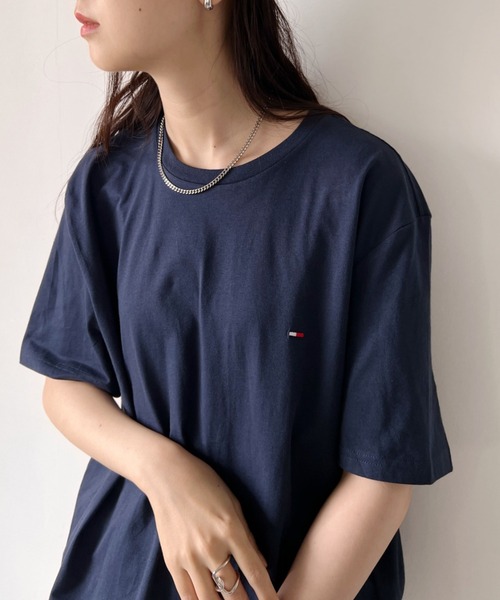 TOMMY HILFIGER（トミーヒルフィガー）の「TOMMY HILFIGER(トミーヒルフィガー) / Core Flag Tee フラッグロゴ刺繍 半袖 Tシャツ（Tシャツ/カットソー・レディース・ホワイト/ブラック/ネイビー/グレー・S/M/L）」の12枚目の写真