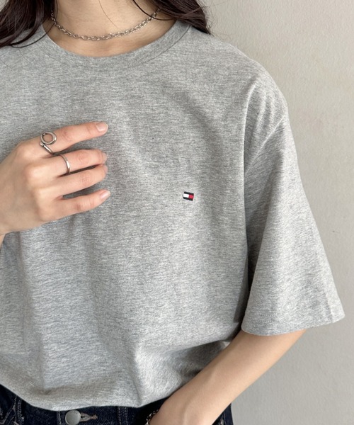   トミー ヒルフィガー フラッグ＆ロゴ刺繍Tシャツ セール】TOMMY HILFIGER(トミーヒルフィガー) / Core Flag Tee