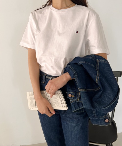 TOMMY HILFIGER（トミーヒルフィガー）の「TOMMY HILFIGER(トミーヒルフィガー) / Core Flag Tee フラッグロゴ刺繍 半袖 Tシャツ（Tシャツ/カットソー・レディース・ホワイト/ブラック/ネイビー/グレー・S/M/L）」の7枚目の写真