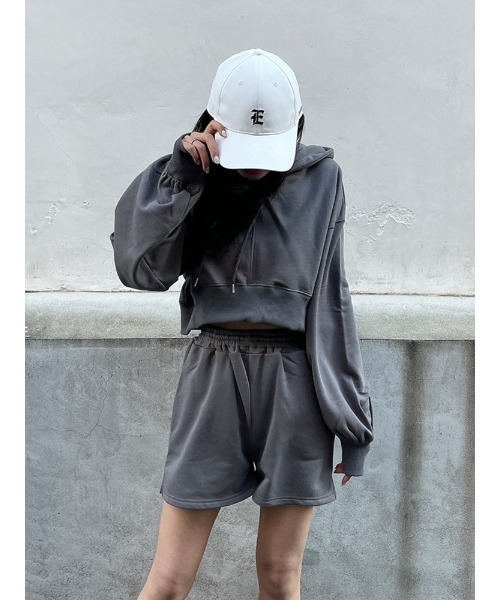 ENVYM(アンビー)の「ショートスエットPK(パーカー・レディース・ホワイト/ブルー/ブラック・FREE)」の2枚目の写真