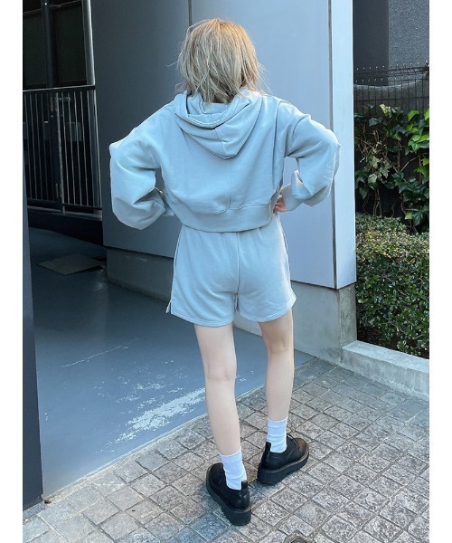 ENVYM(アンビー)の「ショートスエットPK(パーカー・レディース・ホワイト/ブルー/ブラック・FREE)」の9枚目の写真