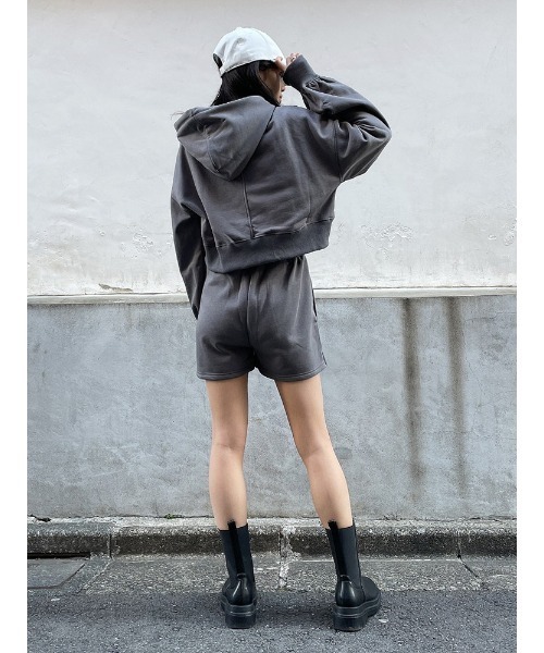 ENVYM(アンビー)の「ショートスエットPK(パーカー・レディース・ホワイト/ブルー/ブラック・FREE)」の12枚目の写真