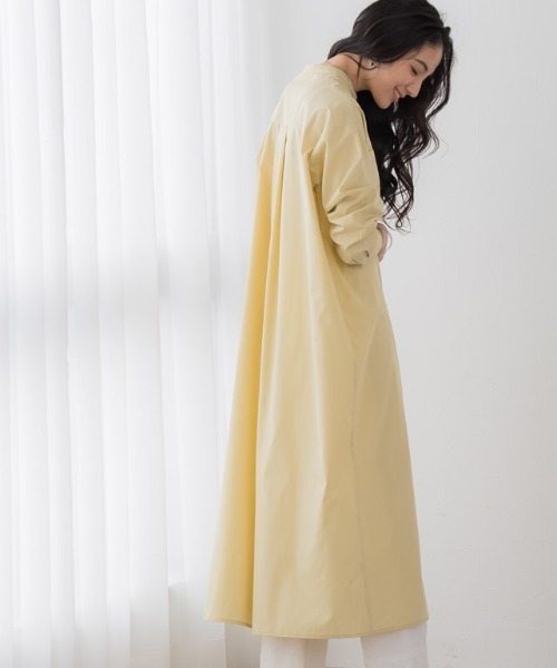 Pierrot（ピエロ）の「ロングシャツワンピース（シャツワンピース・レディース・オフホワイト/グレイッシュベージュ/イエロー・M/L）」の8枚目の写真