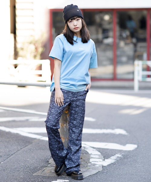 X-girl（エックスガール）の「MILLS LOGO S/S TEE /ミルズロゴ　Tシャツ（Tシャツ/カットソー・レディース・ライトパープル/ブラック/ホワイト/ライトブルー・L/S/M/XL）」の14枚目の写真