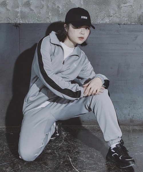 FCMM（エフシーエムエム）の「TWO WAY TRACK JACKET/トゥーウェイトラックジャケット（その他アウター・メンズ・ブラック/グレー・MEDIUM/LARGE）」の18枚目の写真
