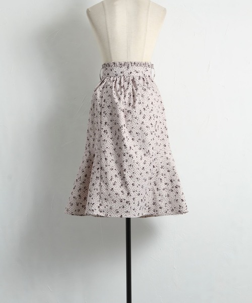 tocco closet(トッコ クローゼット)の「ウエストりぼん付きモノトーンフラワー×ドットプリントマーメイドスカート(スカート・レディース・ブラック/ライトベージュ・M)」の17枚目の写真