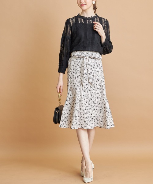 tocco closet(トッコ クローゼット)の「ウエストりぼん付きモノトーンフラワー×ドットプリントマーメイドスカート(スカート・レディース・ブラック/ライトベージュ・M)」の8枚目の写真