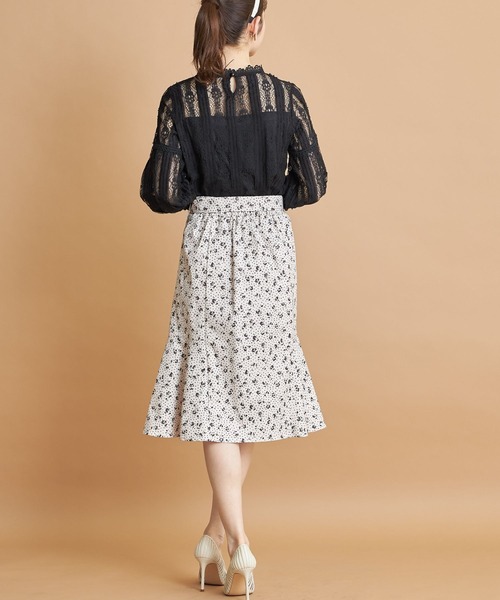 tocco closet(トッコ クローゼット)の「ウエストりぼん付きモノトーンフラワー×ドットプリントマーメイドスカート(スカート・レディース・ブラック/ライトベージュ・M)」の12枚目の写真