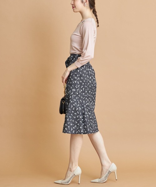 tocco closet(トッコ クローゼット)の「ウエストりぼん付きモノトーンフラワー×ドットプリントマーメイドスカート(スカート・レディース・ブラック/ライトベージュ・M)」の5枚目の写真