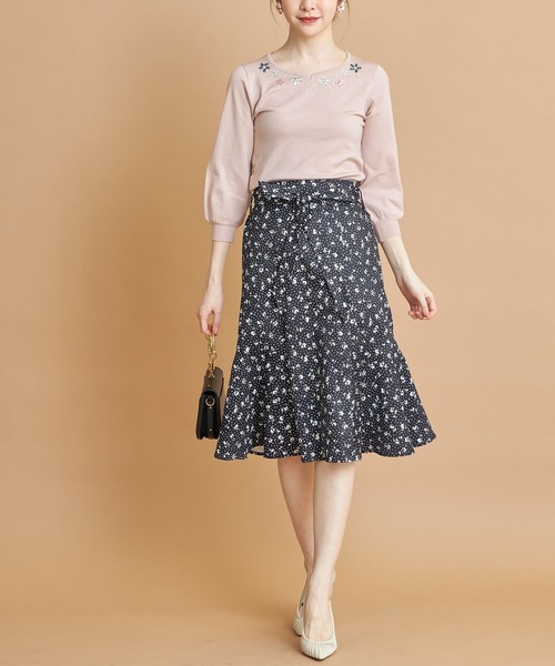 tocco closet(トッコ クローゼット)の「ウエストりぼん付きモノトーンフラワー×ドットプリントマーメイドスカート(スカート・レディース・ブラック/ライトベージュ・M)」の3枚目の写真