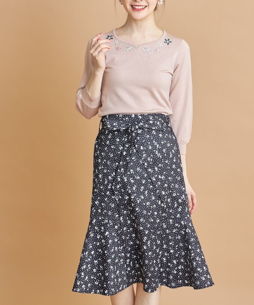 tocco closet(トッコ クローゼット)の「ウエストりぼん付きモノトーンフラワー×ドットプリントマーメイドスカート(スカート・レディース・ブラック/ライトベージュ・M)」の4枚目の写真