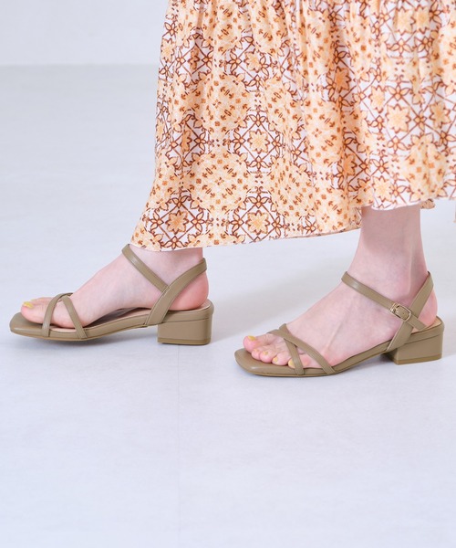 WA ORiental TRaffic(ダブルエーオリエンタルトラフィック)の「ナロークロスストラップサンダル/22202(サンダル・レディース・イエロー/ブラック/ベージュ・L/LL/S/M/SS/3L)」の6枚目の写真