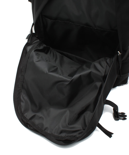 WHO'S WHO gallery（フーズフーギャラリー）の「【rinevuos】SK8 PACK2（バックパック/リュック・メンズ・ブラック・FREE）」の15枚目の写真