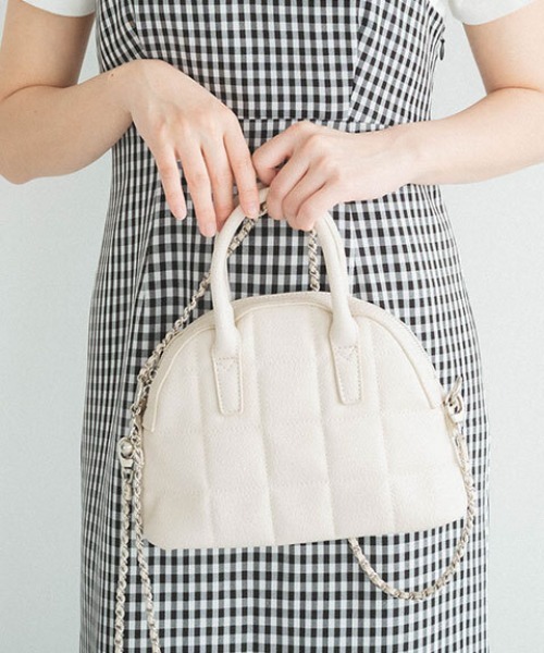 FREE'S MART（フリーズマート）の「◇ボストンチェーンショルダーバッグ（ハンドバッグ・レディース・ホワイト/シャーベット/ブラック・ﾌﾘ-）」の2枚目の写真