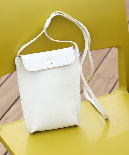 HONEYSUCKLE ROSE（ハニーサックルローズ）の「【HONEYSUCKLE ROSE】フェイクレザーミニポーチショルダー（ショルダーバッグ・レディース・ブラック/オフホワイト/イエロー・ONE SIZE）」の2枚目の写真