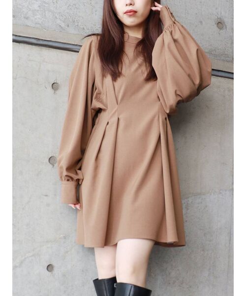 ボリュームスリーブミニワンピース