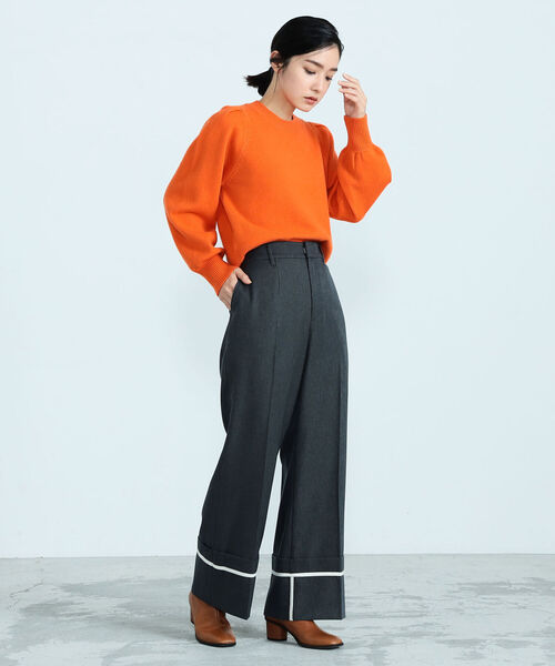 fredy emue（フレディエミュ）の「HAMILTON WOOL 袖タックプルオーバー（ニット/セーター・レディース・ライトグレー/オフホワイト/サックスブルー/オレンジ・38）」の9枚目の写真