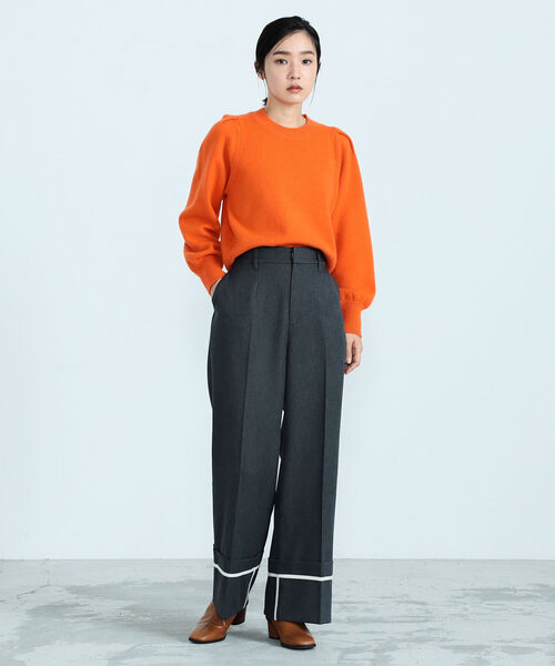 fredy emue（フレディエミュ）の「HAMILTON WOOL 袖タックプルオーバー（ニット/セーター・レディース・ライトグレー/オフホワイト/サックスブルー/オレンジ・38）」の13枚目の写真