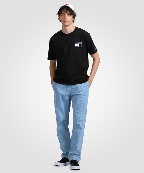 tommy jeans(トミー ジーンズ)の「ツイストフラッグロゴTシャツ(Tシャツ/カットソー・メンズ・ホワイト/ブラック・SMALL/MEDIUM/LARGE/X-LARGE)」の3枚目の写真