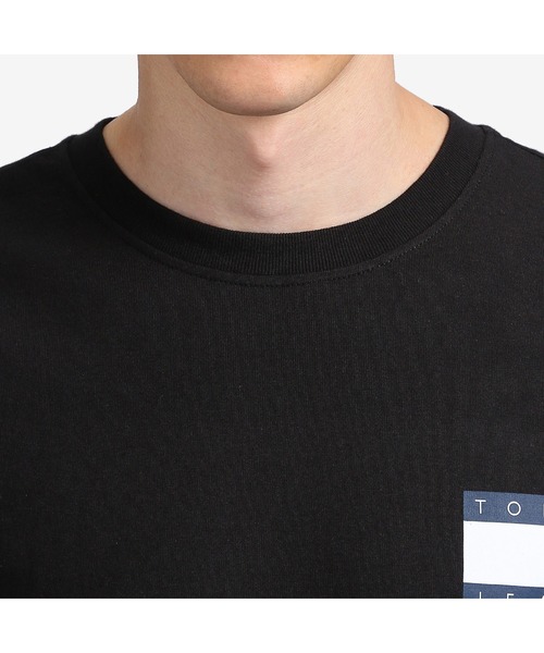 tommy jeans(トミー ジーンズ)の「ツイストフラッグロゴTシャツ(Tシャツ/カットソー・メンズ・ホワイト/ブラック・SMALL/MEDIUM/LARGE/X-LARGE)」の4枚目の写真