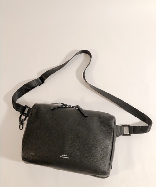 waku（ワク）の「waku ワク 『KURO Series』 スクエアボディBAG（ボディバッグ/ウエストポーチ・メンズ・ブラック・FREE）」の12枚目の写真