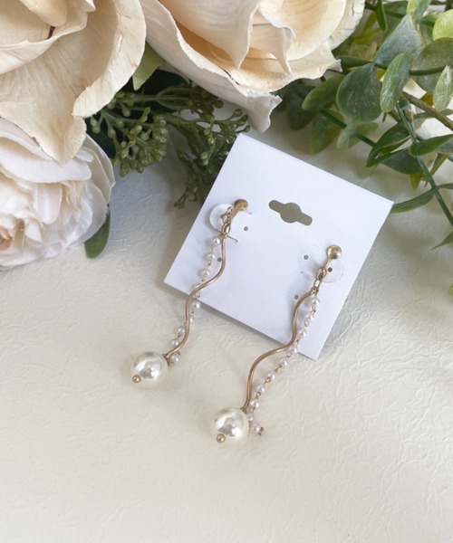 Cupid Heart(キューピッドハート)の「【Cupid Heart】結婚式アクセサリー ウェーブラインパールイヤリング(イヤリング・レディース・シルバー/ゴールド・MEDIUM)」の13枚目の写真