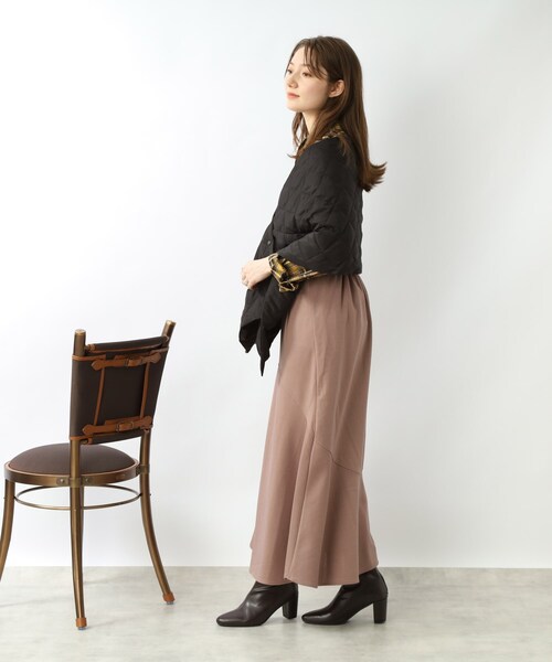 SHOO・LA・RUE（シューラルー）の「◆【軽くて暖かい】2WAYライトダウンキルトケープ（ストール/ショール・レディース・レッド系1/ブラック/カーキ/アイボリー・00）」の21枚目の写真