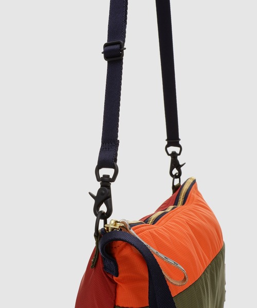 MARNI（マルニ）の「MARNI×PORTER SHOULDER POUCH/ショルダーポーチ（ショルダーバッグ・メンズ・カーキ・ONE SIZE）」の4枚目の写真